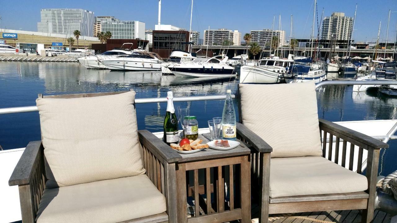 Your Own Private Yacht Hotell Sant Adria de Besos Eksteriør bilde