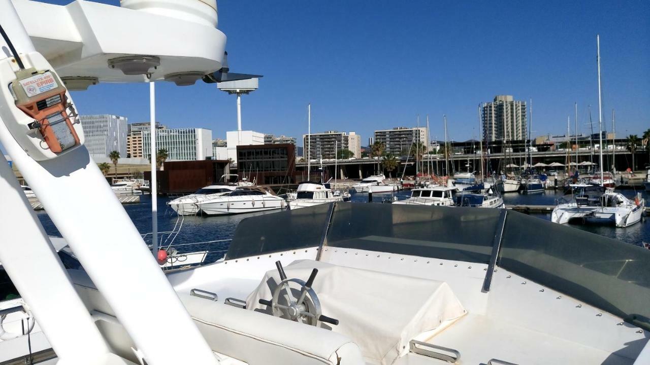 Your Own Private Yacht Hotell Sant Adria de Besos Eksteriør bilde
