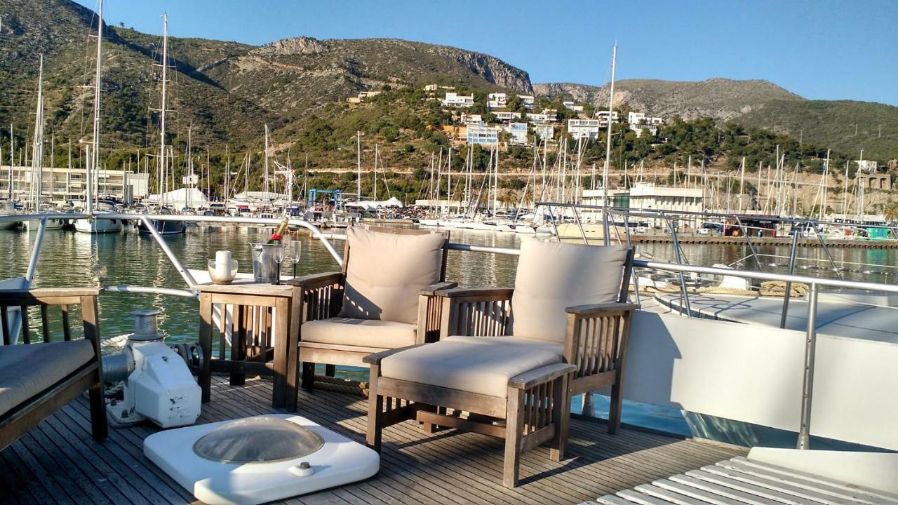 Your Own Private Yacht Hotell Sant Adria de Besos Eksteriør bilde